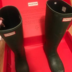 Brand new/Never worn!!  Hunter Rain Boots